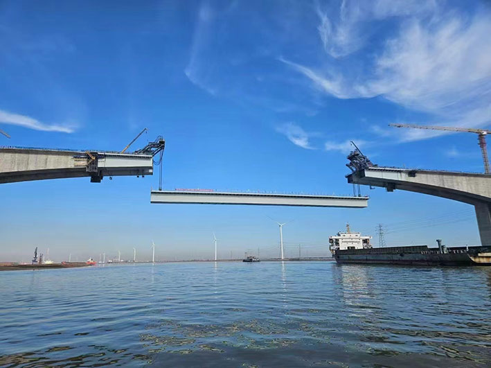 世界第一跨徑混合梁橋 | 中建八局套爾河特大橋順利合龍